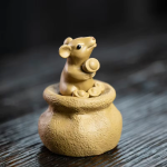 Tea Pet Maus aus Yixing-Ton — Cremefarbene und goldene Maus