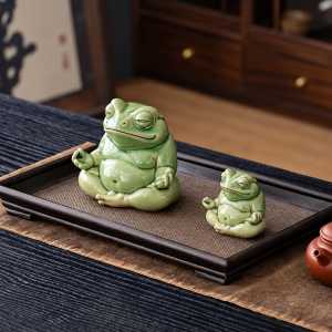 Tea Pet Meditierender Frosch aus glasierter Keramik
