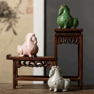 Tea Pet Pferd aus glasierter Keramik