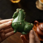 Tea Pet Pferd aus glasierter Keramik