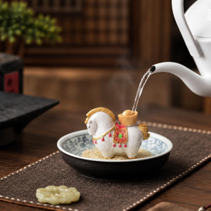 Tea Pet Pferd aus Resin mit Farbwechsel
