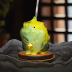Tea Pet Pixiu aus Kunstharz mit Farbwechsel — Gelbgrün mit dunkelgrünen Details