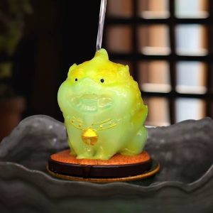 Tea Pet Pixiu aus Kunstharz mit Farbwechsel — Hellgelbgrün
