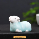 Tea Pet Schaf aus Keramik in 7 Varianten — Klein, liegend, weißer Kopf
