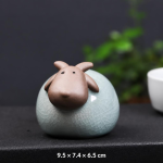 Tea Pet Schaf aus Keramik in 7 Varianten — Runder Körper, hängende Ohren