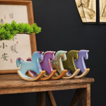 Tea Pet Schaukelpferd aus Keramik