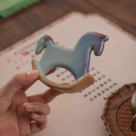 Tea Pet Schaukelpferd aus Keramik
