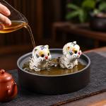 Tea Pet Tiger aus Yixing-Ton (Zisha)