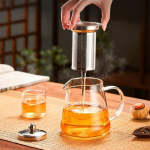 Teekanne aus Borosilikatglas mit Siebeinsatz