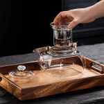 Teekanne mit Siebeinsatz aus Glas 1 L