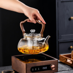 Teekanne mit Siebeinsatz aus Glas 1 L