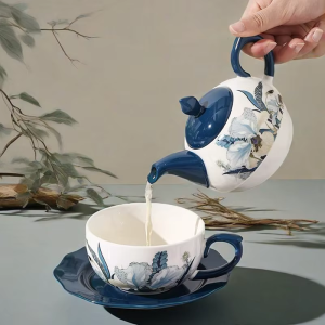 Teekanne mit Tasse für 1 Person mit Blumendekor