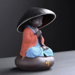Teekannen-Deckelhalter Gongfu-Teesieb aus Porzellan — Sitzendes Kind in Orange und Blau