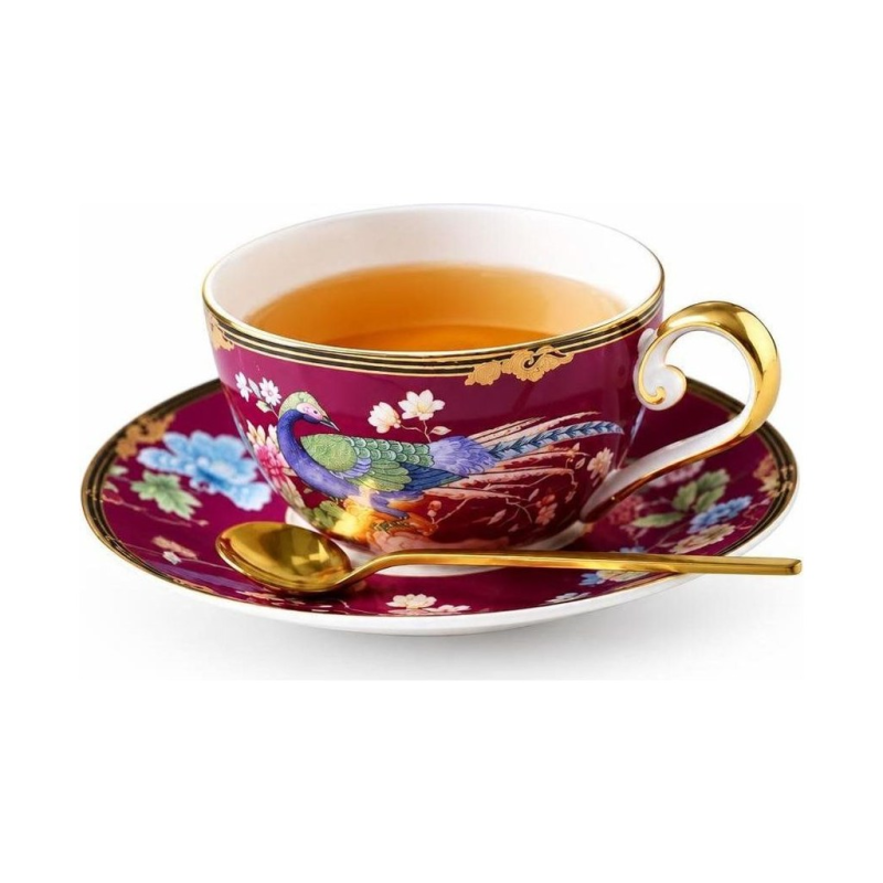 Teeservice aus Porzellan mit Pfauenmotiv und Blumen