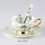 Teeservice mit Kamelienmotiv aus Knochenporzellan — Kaffeetasse