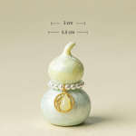 Teetier in Kürbisform mit Kristallglasur — Hell gelbgrün, goldener Anhänger, 3 × 5,5 cm