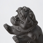Tierisches Teetier aus violetter Tonerde