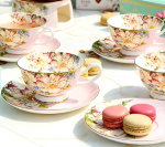 Vintage-Teetasse mit Untertasse aus Knochenporzellan