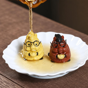Yixing-Teetier Schwein aus Yixing-Ton
