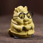 Yixing-Teetier Schwein aus Yixing-Ton — Ockergelb